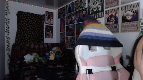Snapshot of _succubowie_ chatting on 09-26-25, 10:47 Succubowie  online show from 09-26-25, 10:47