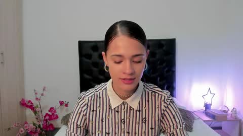 Sussi online show from 01-07-25, 01:24