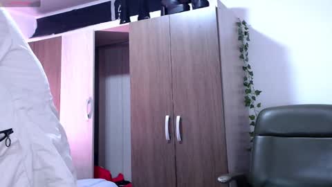 _svetlana_buenachica_ online show from 09-19-25, 02:57