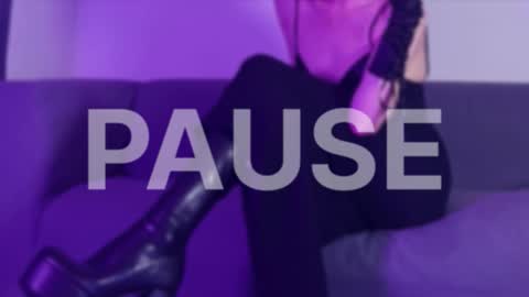 Snapshot of _swaa chatting on 10-13-25, 02:11 Ann online show from 10-13-25, 02:11