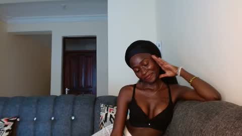 Snapshot of _sweejewel chatting on 09-10-25, 10:04 _sweejewel online show from 09-10-25, 10:04