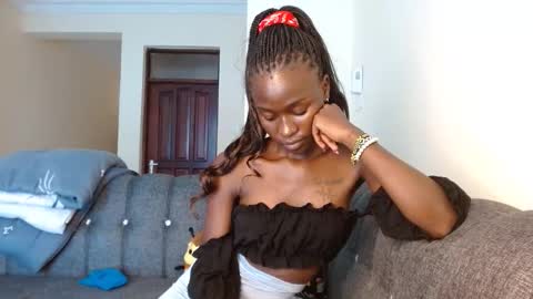 Snapshot of _sweejewel chatting on 09-17-25, 08:05 _sweejewel online show from 09-17-25, 08:05