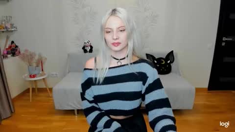 Snapshot of _sweet_addiction_ chatting on 02-17-25, 04:04 Marie online show from 02-17-25, 04:04