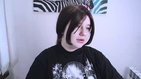 Mina online show from 04-17-26, 07:33