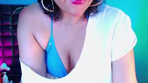 Snapshot of _sweet_kuromi chatting on 01-09-25, 04:08 Kuromi online show from 01-09-25, 04:08
