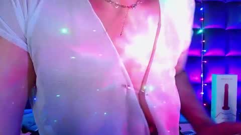 Snapshot of _sweet_kuromi chatting on 01-24-25, 08:44 Kuromi online show from 01-24-25, 08:44