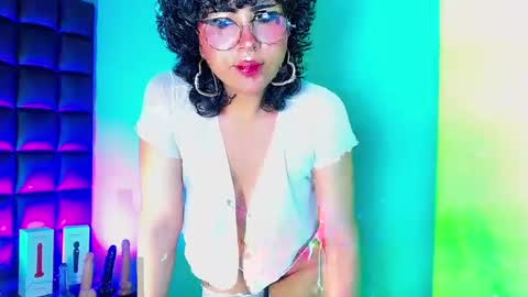 Snapshot of _sweet_kuromi chatting on 01-25-25, 06:23 Kuromi online show from 01-25-25, 06:23