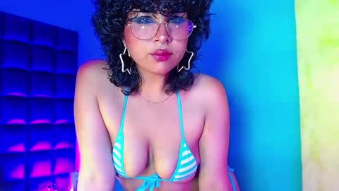 Snapshot of _sweet_kuromi chatting on 03-02-25, 05:04 Kuromi online show from 03-02-25, 05:04