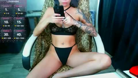 Snapshot of _sweet_ruby_ chatting on 06-09-26, 08:59 Milana welcome to my world online show from 06-09-26, 08:59