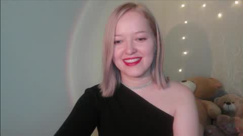 _sweet_smile_ online show from 10-31-25, 11:06