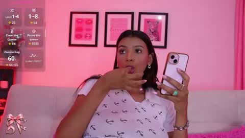 Snapshot of _sweet_vict0ria1 chatting on 06-14-26, 02:35 0900 p.m a 0500 a.m Colombia time UTC -5 online show from 06-14-26, 02:35