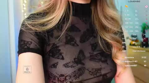 Snapshot of _sweetcams_ chatting on 01-13-26, 06:02 Dasha online show from 01-13-26, 06:02