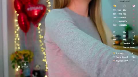 Snapshot of _sweetcams_ chatting on 02-16-26, 06:26 Dasha online show from 02-16-26, 06:26