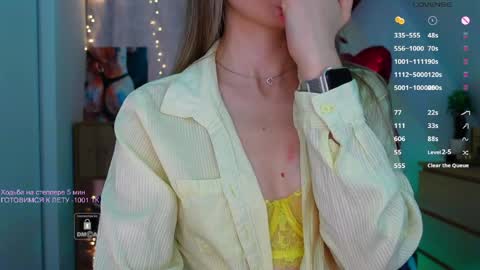 Snapshot of _sweetcams_ chatting on 03-27-26, 10:48 Dasha online show from 03-27-26, 10:48