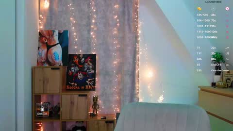 Snapshot of _sweetcams_ chatting on 04-22-26, 06:16 Dasha online show from 04-22-26, 06:16