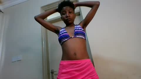 Snapshot of _sweetebony_r chatting on 06-12-26, 07:51 _sweetebony_r online show from 06-12-26, 07:51