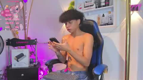 Snapshot of _taylor_black chatting on 06-18-26, 08:57 Taylor online show from 06-18-26, 08:57