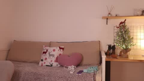 Annie online show from 12-07-24, 04:31