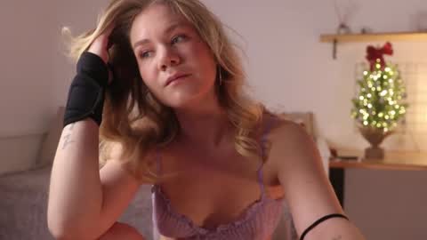 Annie online show from 12-23-24, 01:18