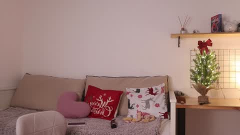 Annie online show from 01-10-25, 07:25