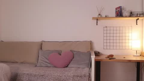 Annie online show from 01-17-25, 01:57