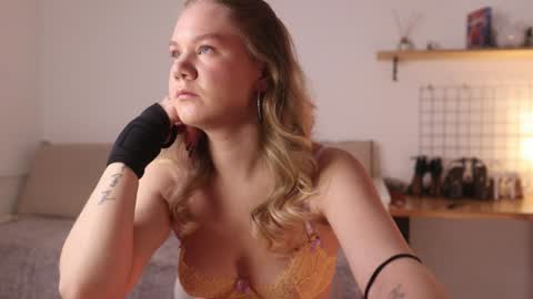 Annie online show from 01-20-25, 01:18