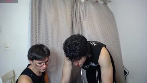 Snapshot of _the_neighbors chatting on 06-20-26, 09:28 Scot y Patrick online show from 06-20-26, 09:28