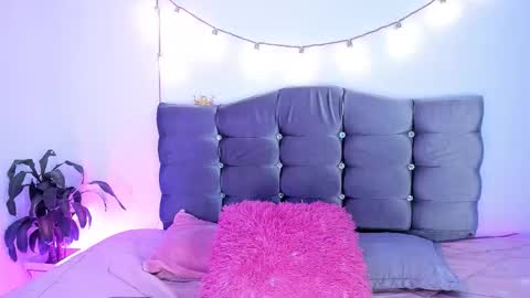 Snapshot of _valediaz__ chatting on 01-13-26, 02:55 Vale online show from 01-13-26, 02:55