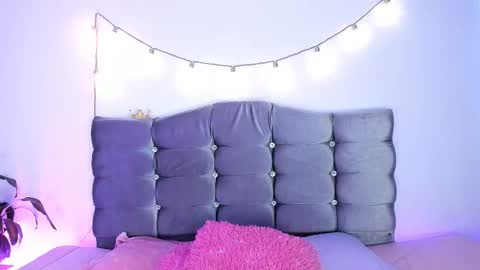 Snapshot of _valediaz__ chatting on 01-16-26, 02:43 Vale online show from 01-16-26, 02:43