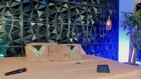 Snapshot of _valentina_69 chatting on 02-19-25, 12:03 _valentina_69 online show from 02-19-25, 12:03