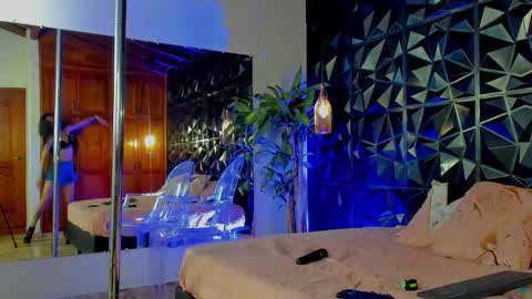 Snapshot of _valentina_69 chatting on 03-01-25, 12:17 _valentina_69 online show from 03-01-25, 12:17