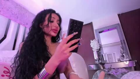 Snapshot of _valeria___ chatting on 03-01-25, 08:45 valeria jade online show from 03-01-25, 08:45