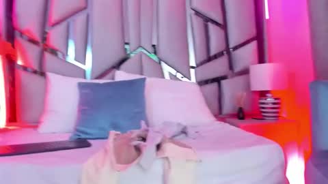 _valeria_saenz_ online show from 12-14-25, 03:34