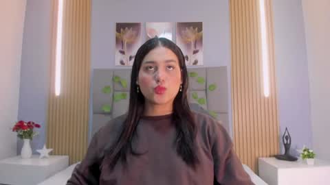 Snapshot of _valerycooper chatting on 04-18-26, 11:36 _valerycooper online show from 04-18-26, 11:36