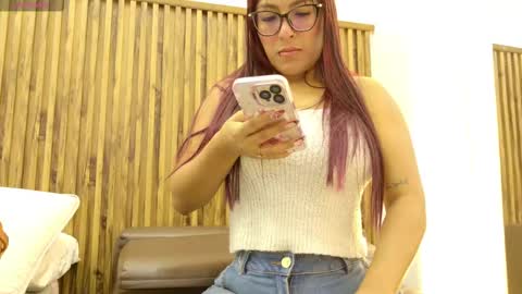 Veronica online show from 10-21-25, 11:55