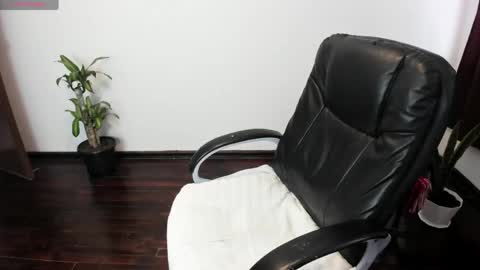 Snapshot of _vicky_sweet chatting on 05-22-26, 10:26 Vicky online show from 05-22-26, 10:26