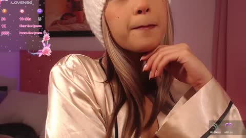 Snapshot of _victoria_florez chatting on 01-15-25, 07:23 VICTORIA online show from 01-15-25, 07:23
