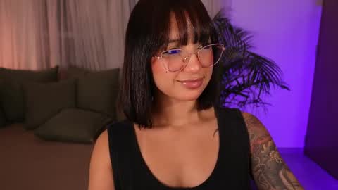 Snapshot of _victoria_florez chatting on 04-18-26, 12:03 VICTORIA online show from 04-18-26, 12:03