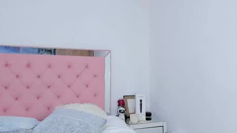 Violeta online show from 02-22-25, 05:12