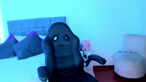 INSTAGRAM pinzon viviana online show from 12-26-24, 07:05