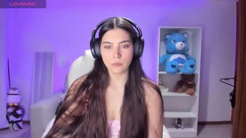 Fernanda  online show from 11-25-25, 07:41