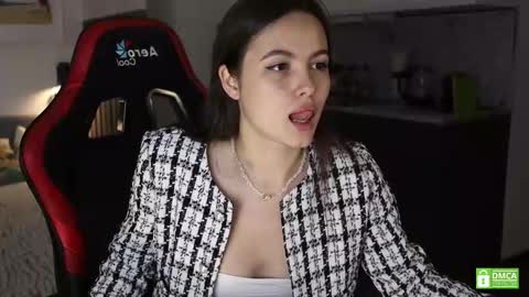 Kristina online show from 09-18-25, 10:28