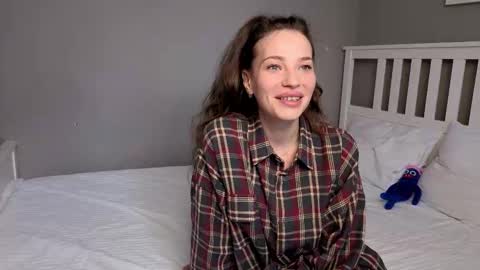 _wild_beauty_ online show from 11-07-25, 05:29