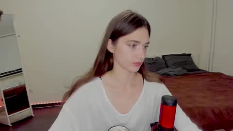 Willa online show from 10-20-25, 01:55