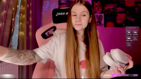 Snapshot of _witch__ chatting on 12-27-24, 08:24 Enni online show from 12-27-24, 08:24