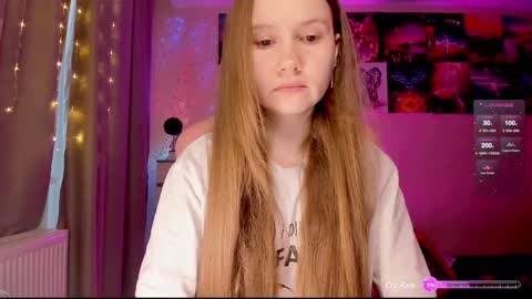 Snapshot of _witch__ chatting on 01-15-25, 08:20 Enni online show from 01-15-25, 08:20