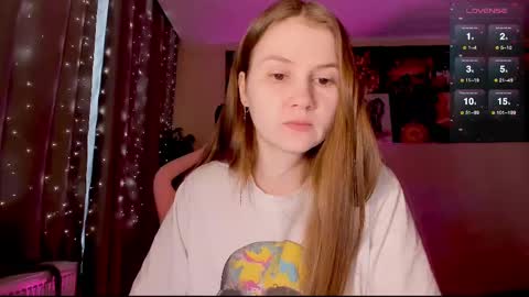 Snapshot of _witch__ chatting on 02-15-25, 07:27 Enni online show from 02-15-25, 07:27