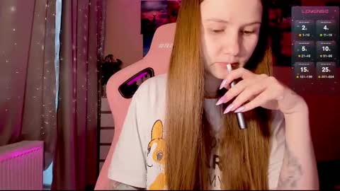 Snapshot of _witch__ chatting on 02-21-25, 07:23 Enni online show from 02-21-25, 07:23