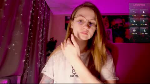 Snapshot of _witch__ chatting on 03-04-25, 07:19 Enni online show from 03-04-25, 07:19