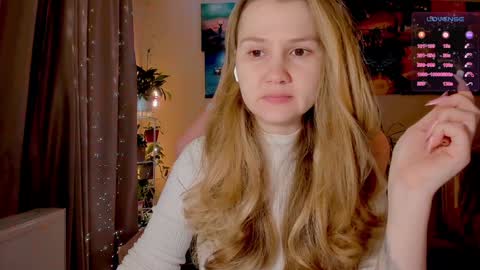 Snapshot of _witch__ chatting on 09-14-25, 06:23 Enni online show from 09-14-25, 06:23